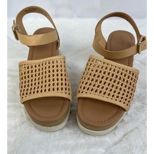 Universal Thread Alba Ankle Strap Platform Sandals Women’s Size 8.5